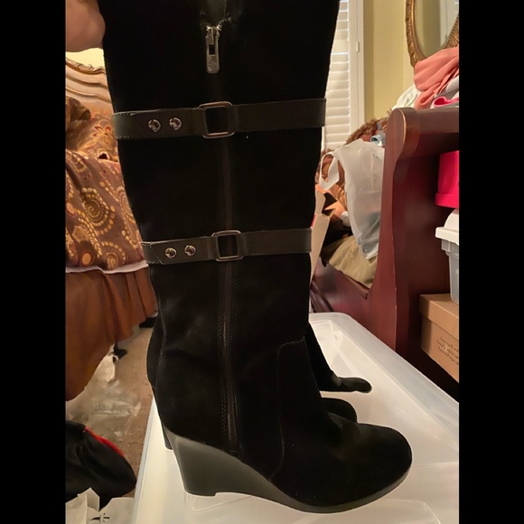 Nice black tall boots - Picture 2 of 5